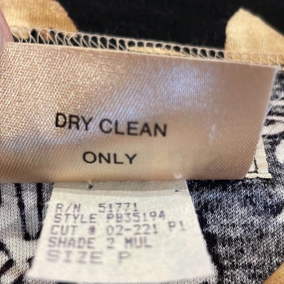 Gene Ewing BIS Long Sleeve Rayon Floral Top P51 - Picture 4 of 5